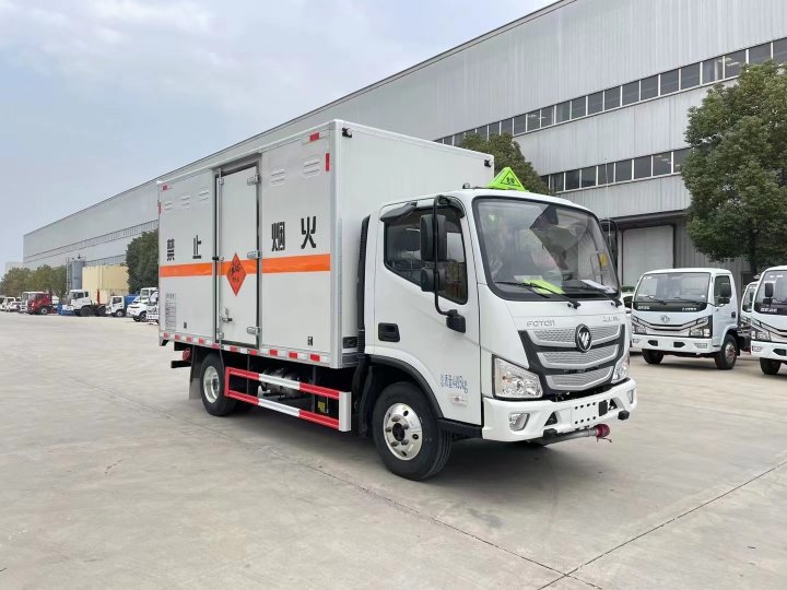 福田歐馬可寬體藍牌4.1米爆破器材運輸車