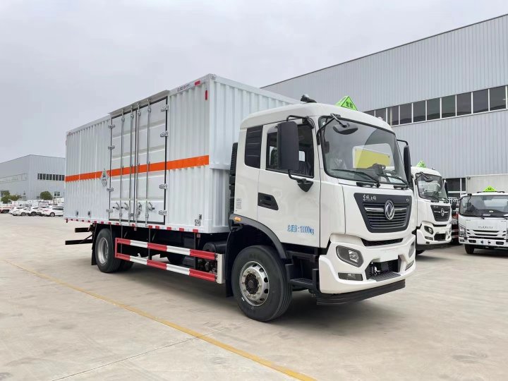 2類3項(xiàng)毒性氣體廂式車/2.3類危險(xiǎn)品廂式運(yùn)輸車